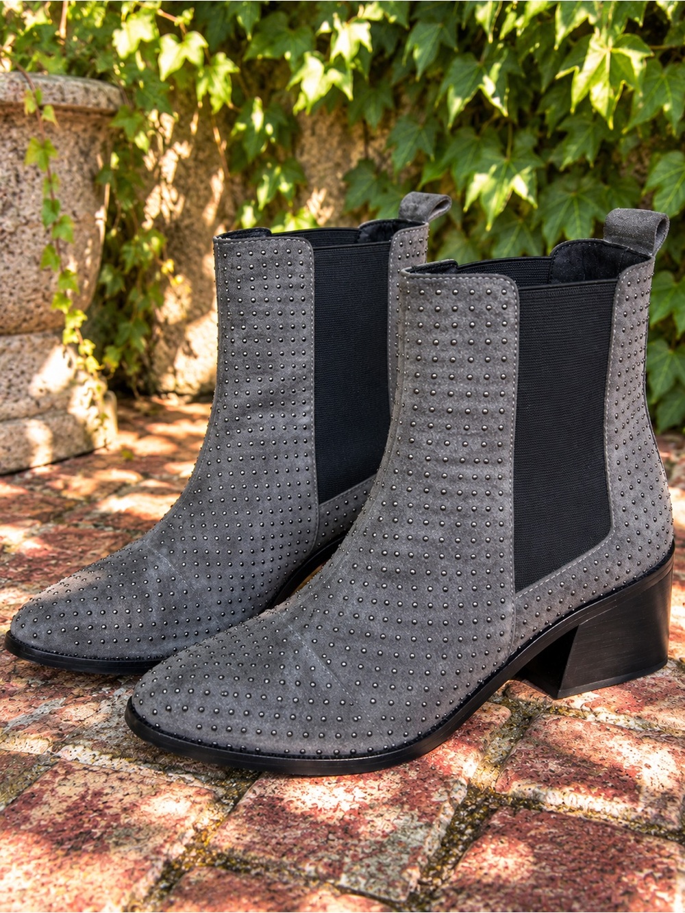 ALICE + OLIVIA Gray Suede Studded Rock and Roll Pull On Chelsea Boots, 39.5